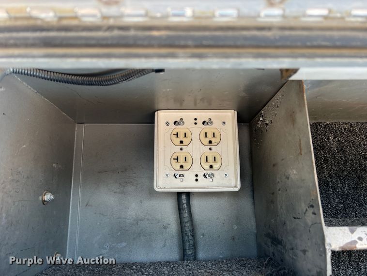 image for item DS8464 2007 Ford F550  Crew Cab utility / service truck