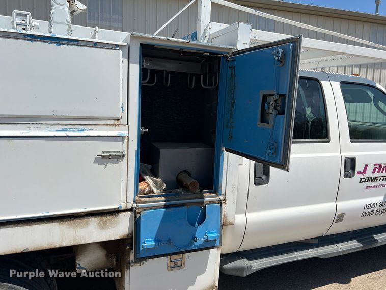 image for item DS8464 2007 Ford F550  Crew Cab utility / service truck