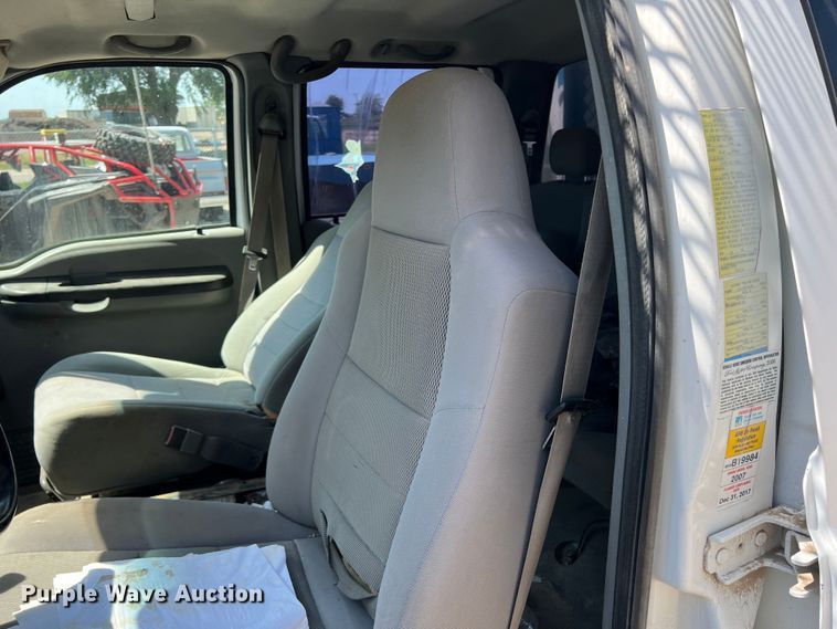 image for item DS8464 2007 Ford F550  Crew Cab utility / service truck