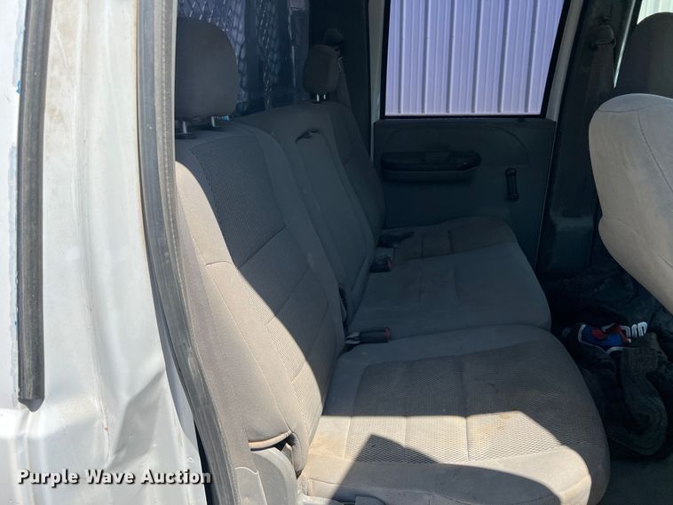 image for item DS8464 2007 Ford F550  Crew Cab utility / service truck