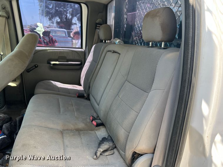 image for item DS8464 2007 Ford F550  Crew Cab utility / service truck