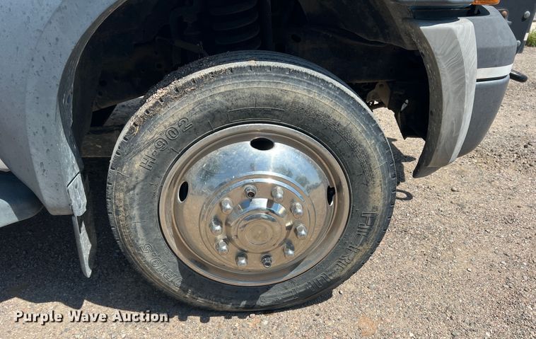 image for item DS8464 2007 Ford F550  Crew Cab utility / service truck