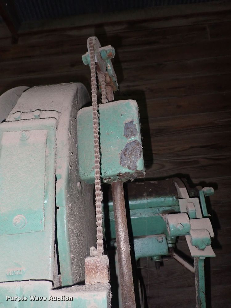 image for item IN9077 (2) bandsaws