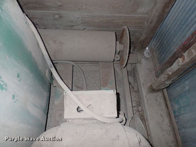 image for item IN9077 (2) bandsaws