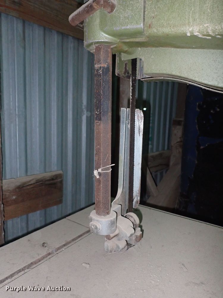 image for item IN9077 (2) bandsaws