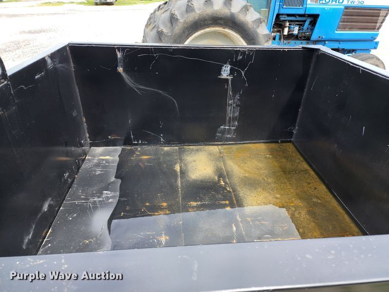 image for item JA9982 Roll-off container