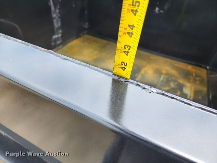 image for item JA9982 Roll-off container