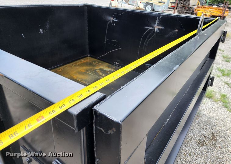 image for item JA9982 Roll-off container