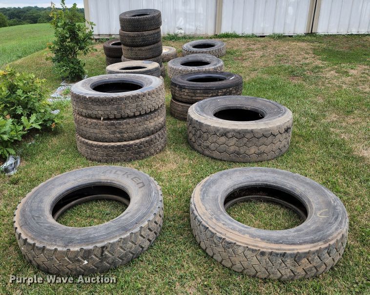 image for item JA9989 (24) tires