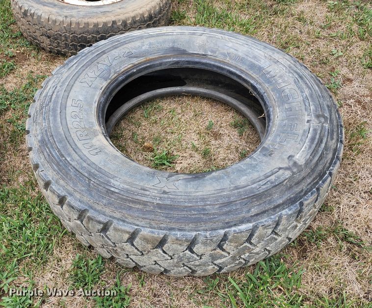 image for item JA9989 (24) tires