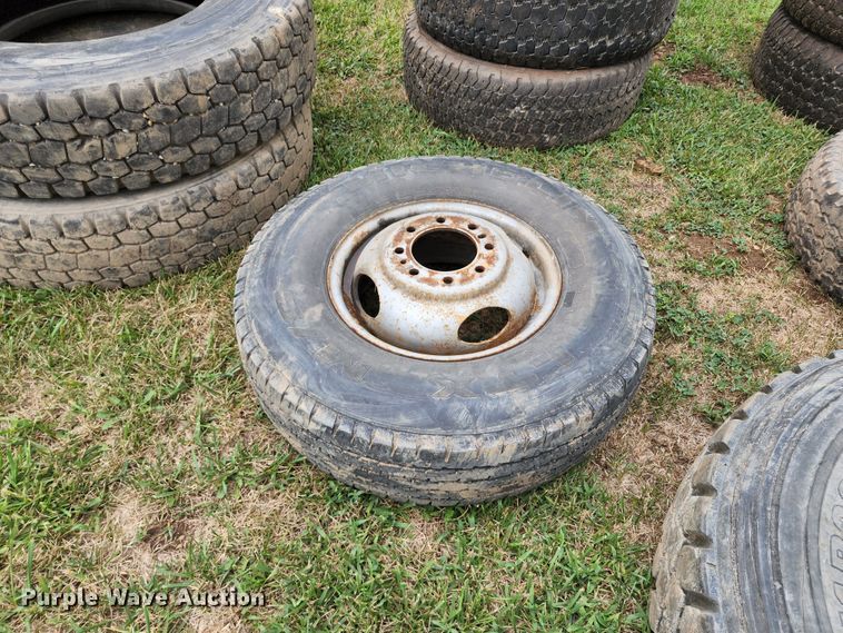 image for item JA9989 (24) tires