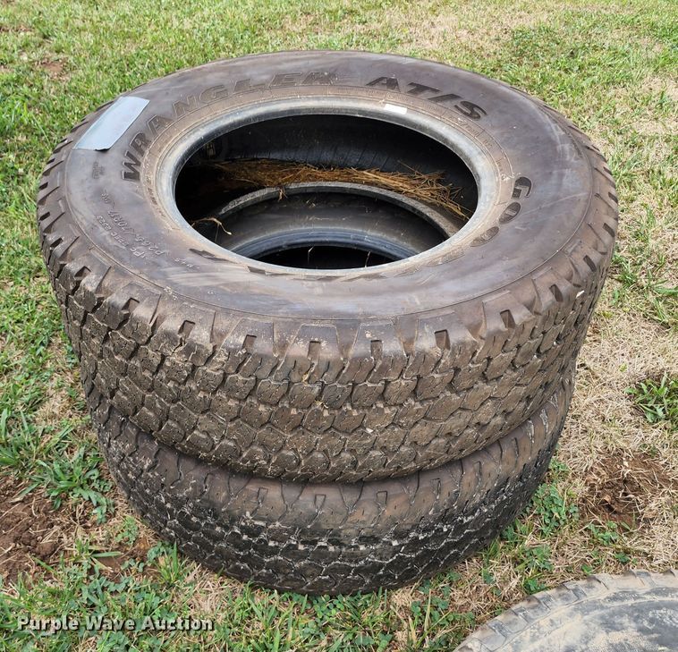 image for item JA9989 (24) tires
