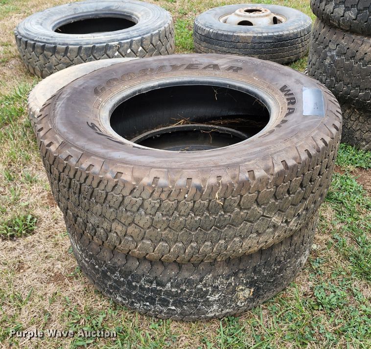 image for item JA9989 (24) tires