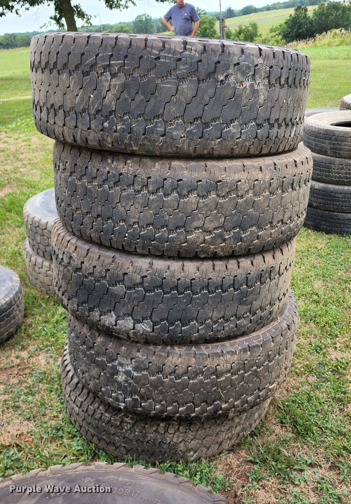 image for item JA9989 (24) tires