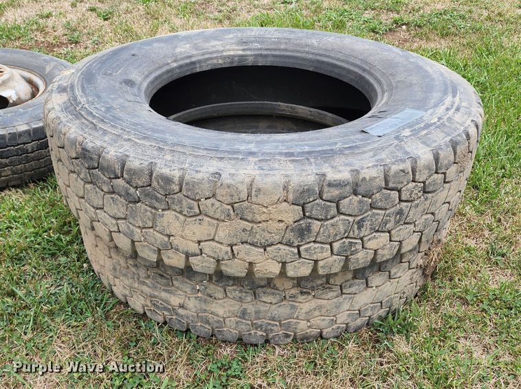 image for item JA9989 (24) tires