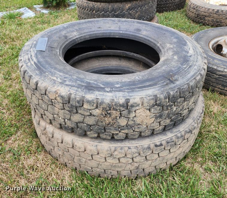 image for item JA9989 (24) tires