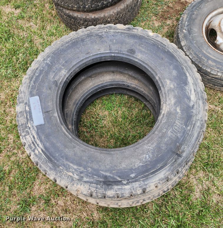 image for item JA9989 (24) tires