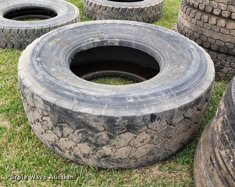 image for item JA9989 (24) tires