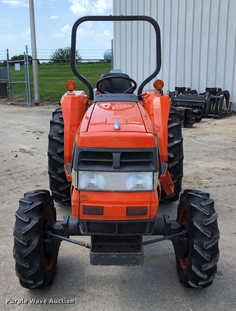 image for item JB9023 Kubota L3300 GST  MFWD tractor