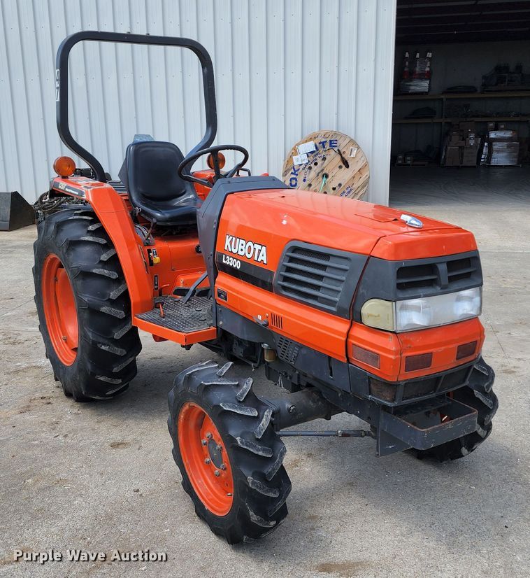 image for item JB9023 Kubota L3300 GST  MFWD tractor