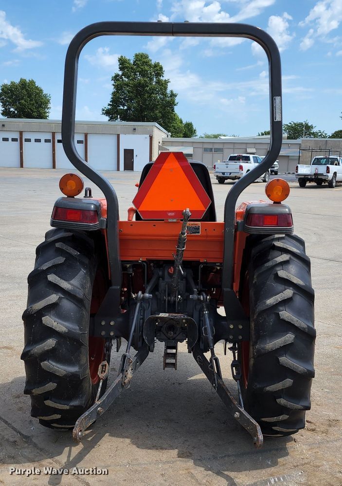 image for item JB9023 Kubota L3300 GST  MFWD tractor