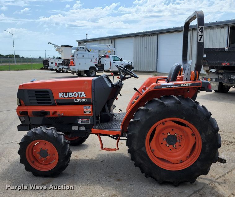 image for item JB9023 Kubota L3300 GST  MFWD tractor