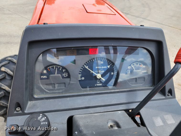 image for item JB9023 Kubota L3300 GST  MFWD tractor