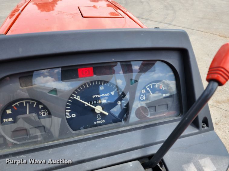 image for item JB9023 Kubota L3300 GST  MFWD tractor