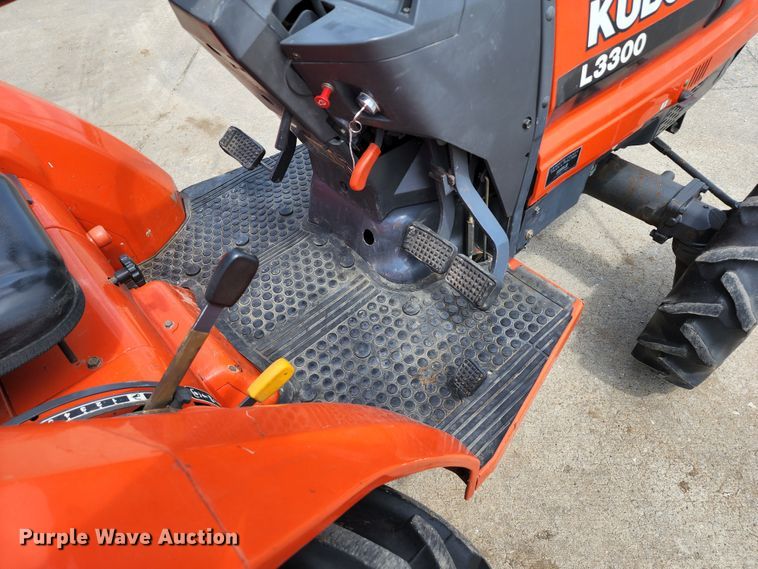 image for item JB9023 Kubota L3300 GST  MFWD tractor