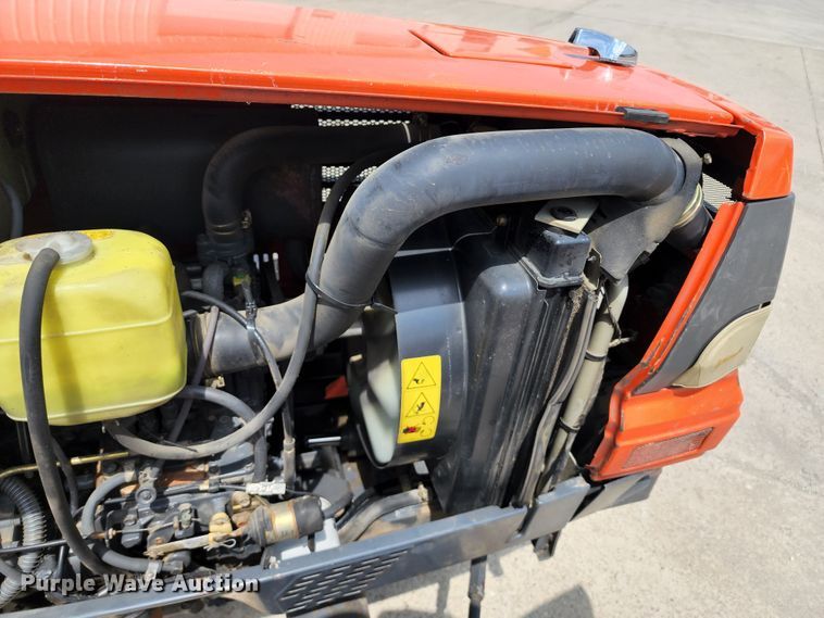 image for item JB9023 Kubota L3300 GST  MFWD tractor