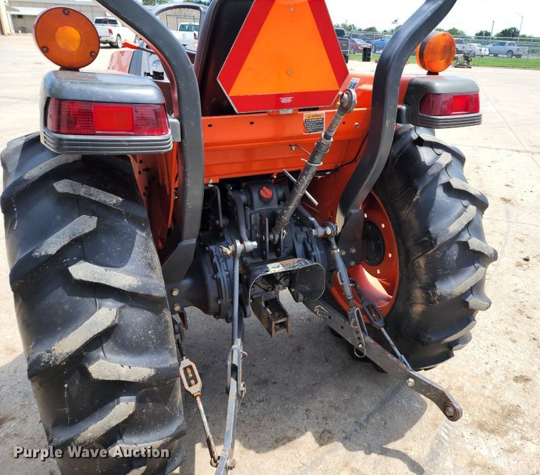 image for item JB9023 Kubota L3300 GST  MFWD tractor