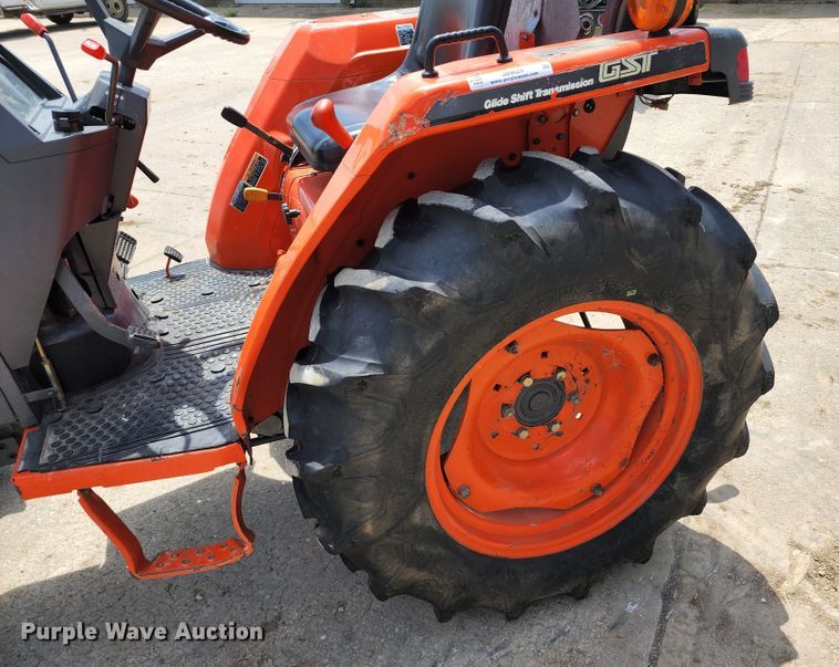 image for item JB9023 Kubota L3300 GST  MFWD tractor