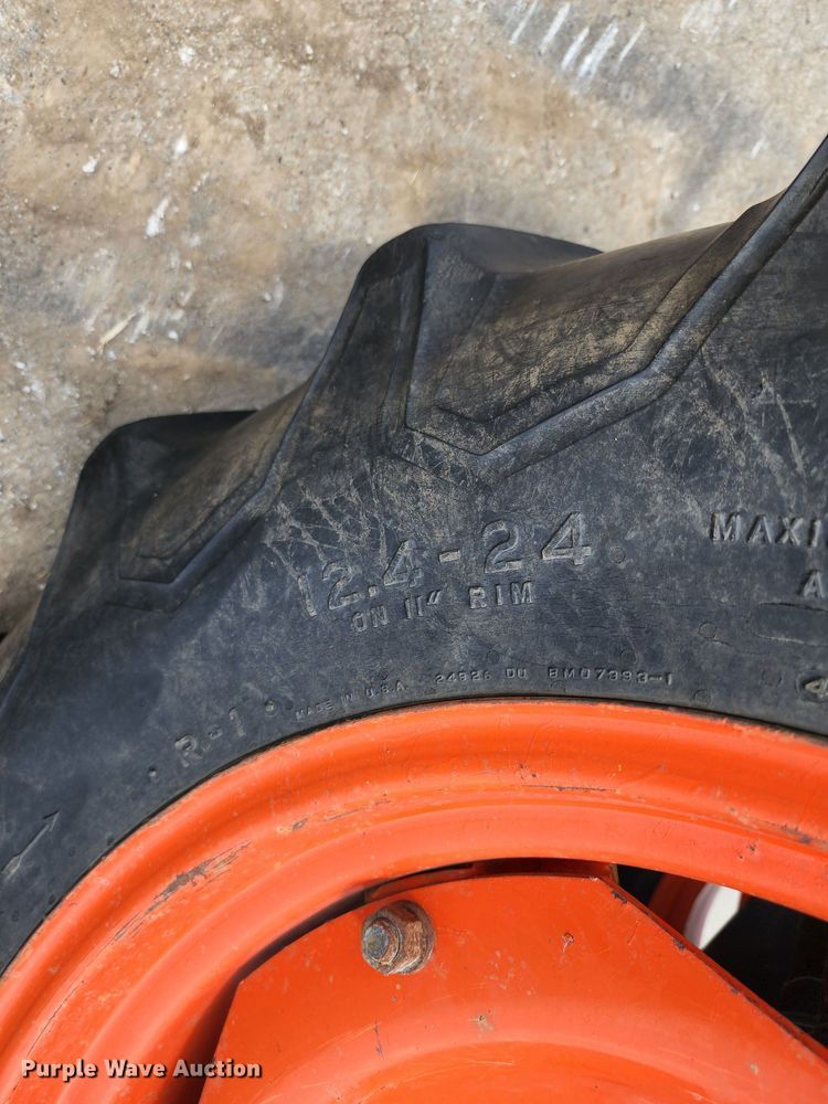 image for item JB9023 Kubota L3300 GST  MFWD tractor