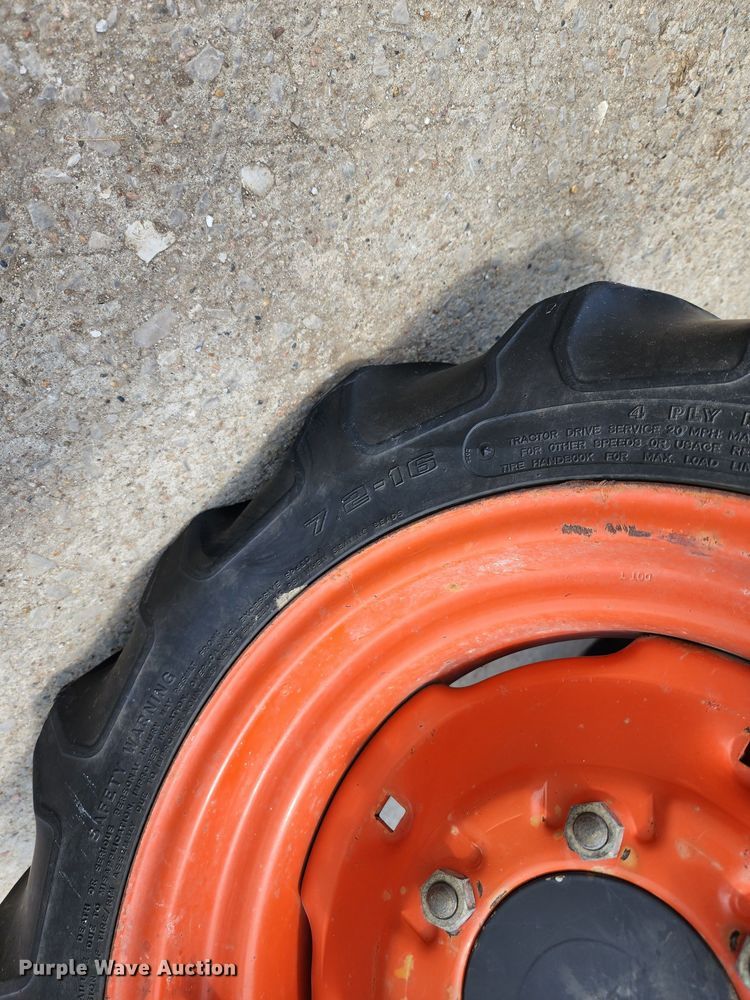 image for item JB9023 Kubota L3300 GST  MFWD tractor