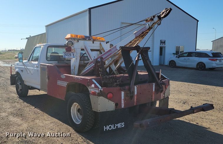 image for item JC9720 1997 Ford F450 Super Duty XLT  tow truck