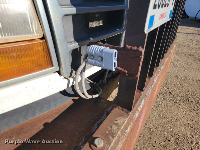 image for item JC9720 1997 Ford F450 Super Duty XLT  tow truck