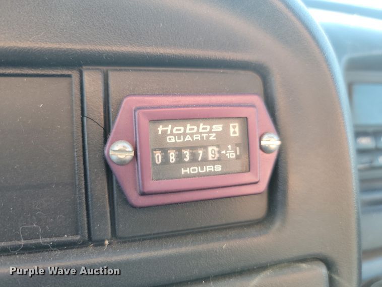 image for item JC9720 1997 Ford F450 Super Duty XLT  tow truck