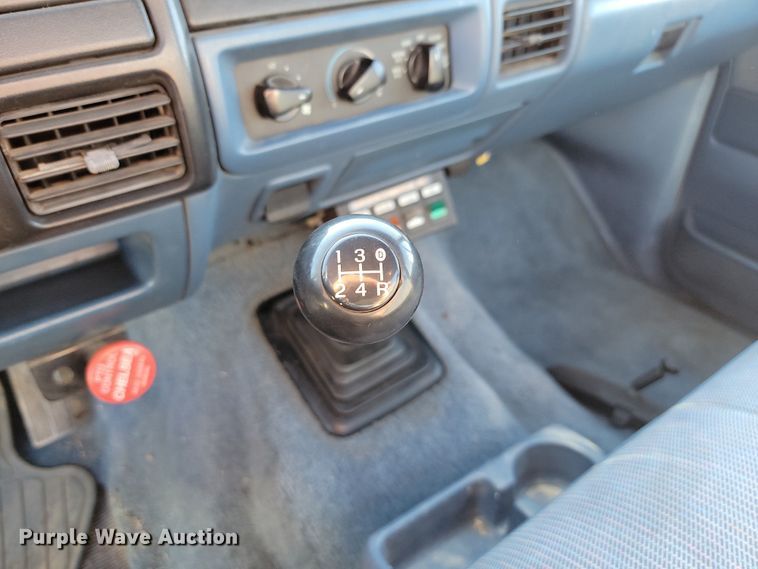 image for item JC9720 1997 Ford F450 Super Duty XLT  tow truck