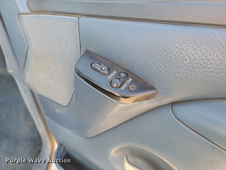 image for item JC9720 1997 Ford F450 Super Duty XLT  tow truck