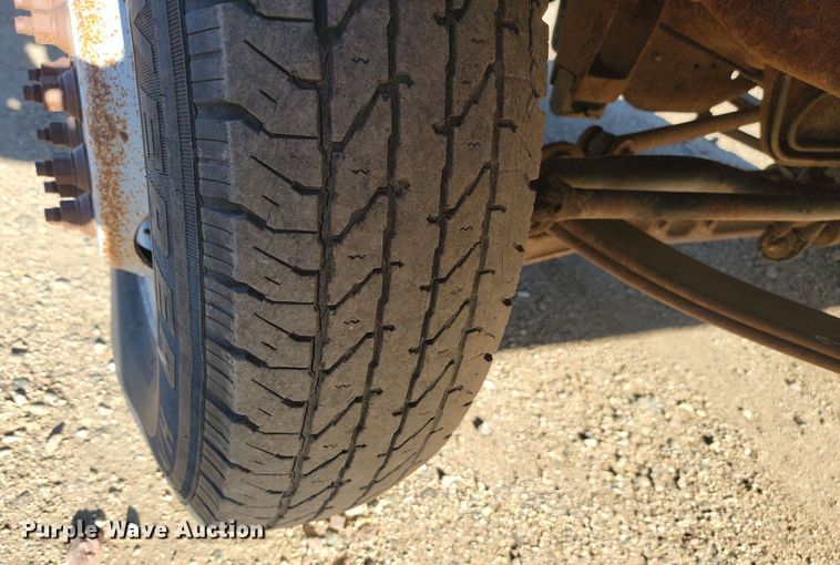 image for item JC9720 1997 Ford F450 Super Duty XLT  tow truck