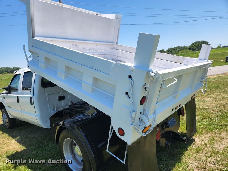 image for item JM9001 2003 Ford F550 Super Duty XL  dump truck
