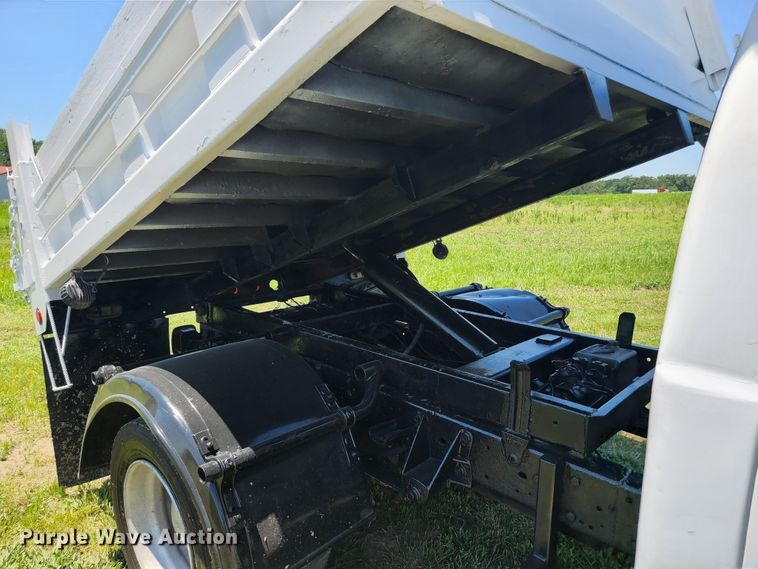 image for item JM9001 2003 Ford F550 Super Duty XL  dump truck