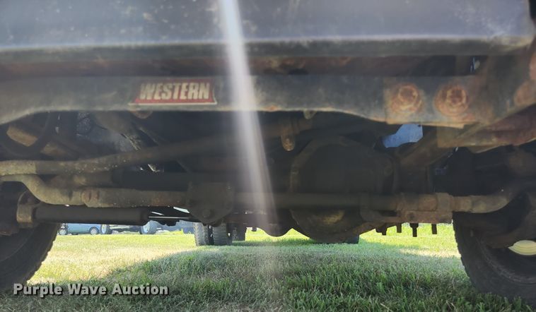 image for item JM9001 2003 Ford F550 Super Duty XL  dump truck