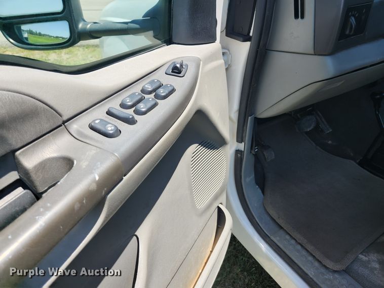 image for item JM9001 2003 Ford F550 Super Duty XL  dump truck