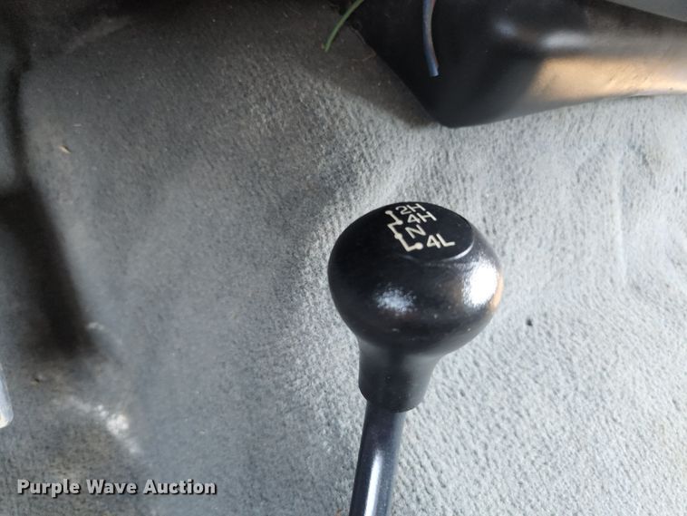 image for item JM9001 2003 Ford F550 Super Duty XL  dump truck