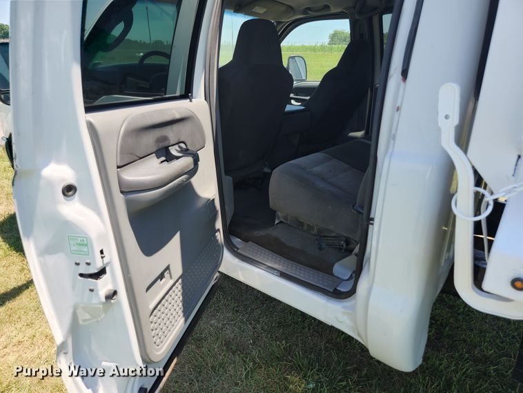 image for item JM9001 2003 Ford F550 Super Duty XL  dump truck