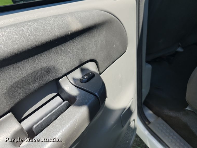 image for item JM9001 2003 Ford F550 Super Duty XL  dump truck