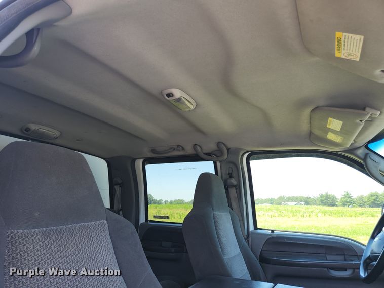 image for item JM9001 2003 Ford F550 Super Duty XL  dump truck