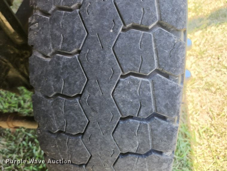 image for item JM9001 2003 Ford F550 Super Duty XL  dump truck