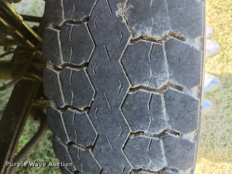 image for item JM9001 2003 Ford F550 Super Duty XL  dump truck